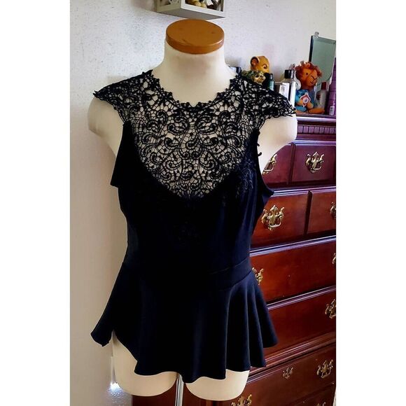 JULIE'S CLOSET WOMENS LACE TOP - Picture 1 of 3